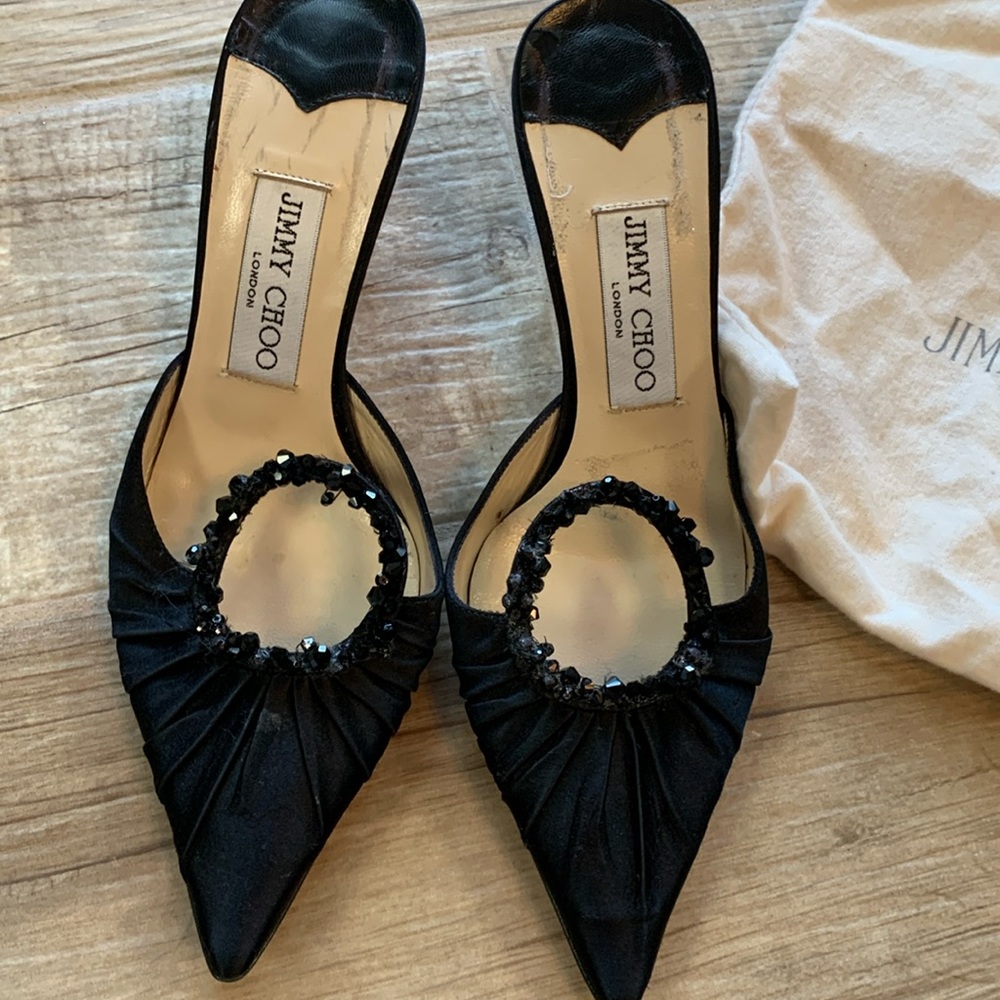 A great great shoe a lovely mule Designer best great for anytime!  Jimmy Choo